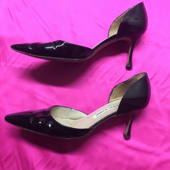 Manolo Blahnik Black Patent Leather Pumps - Picture 7 of 8